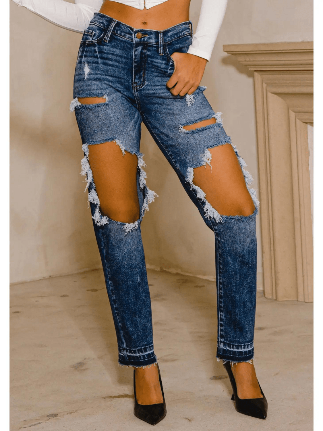 "All Eyes On Me" Straight Jeans - FIZ&MINGL Boutique