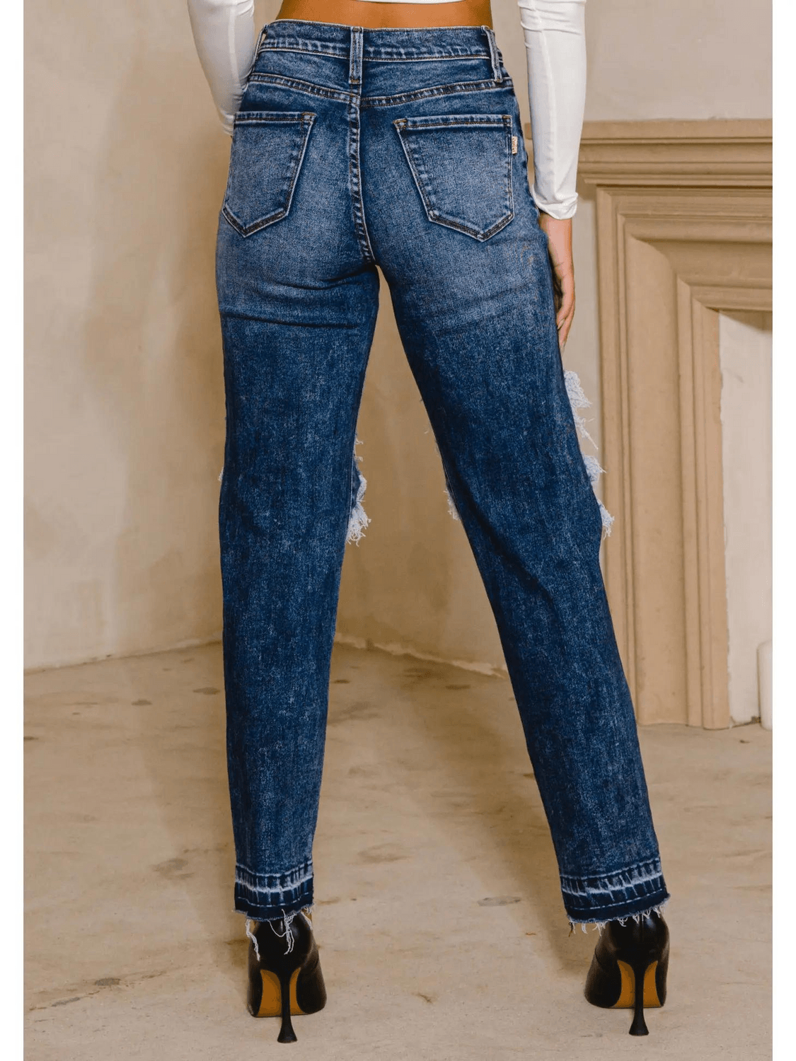 "All Eyes On Me" Straight Jeans - FIZ&MINGL Boutique